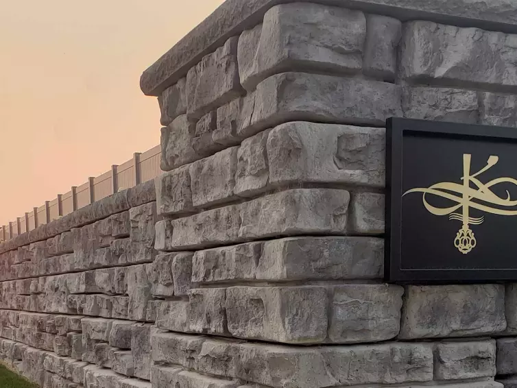 Red-Rock ledgestone entry.