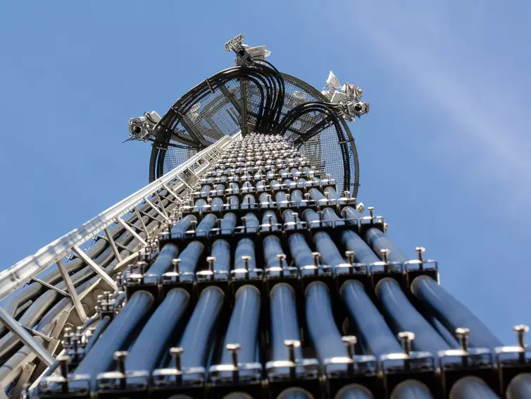 close up radar mast.