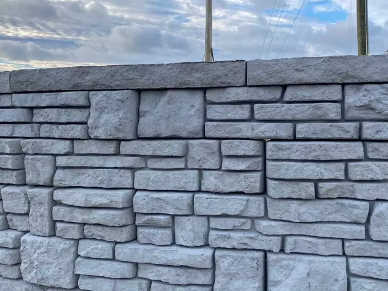 Novum Wall.