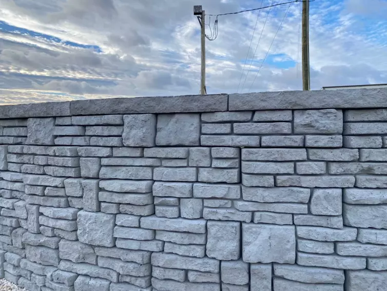 Novum Wall.