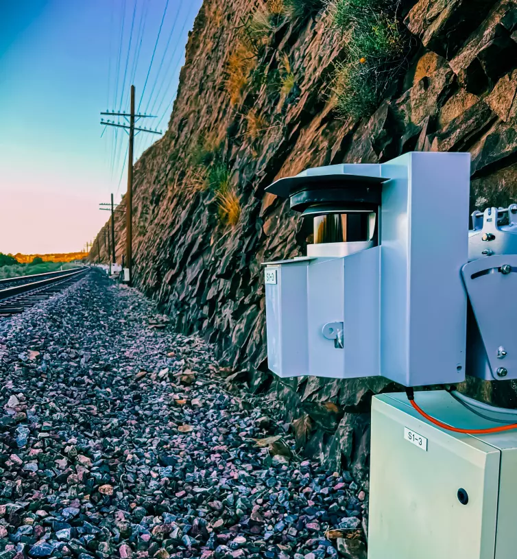 rockfall LiDAR close-up on a railroad track.