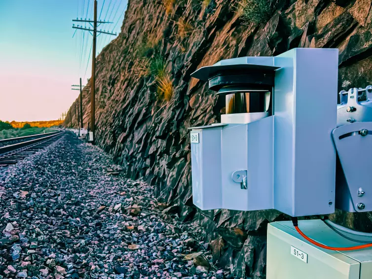 rockfall LiDAR close-up on a railroad track.